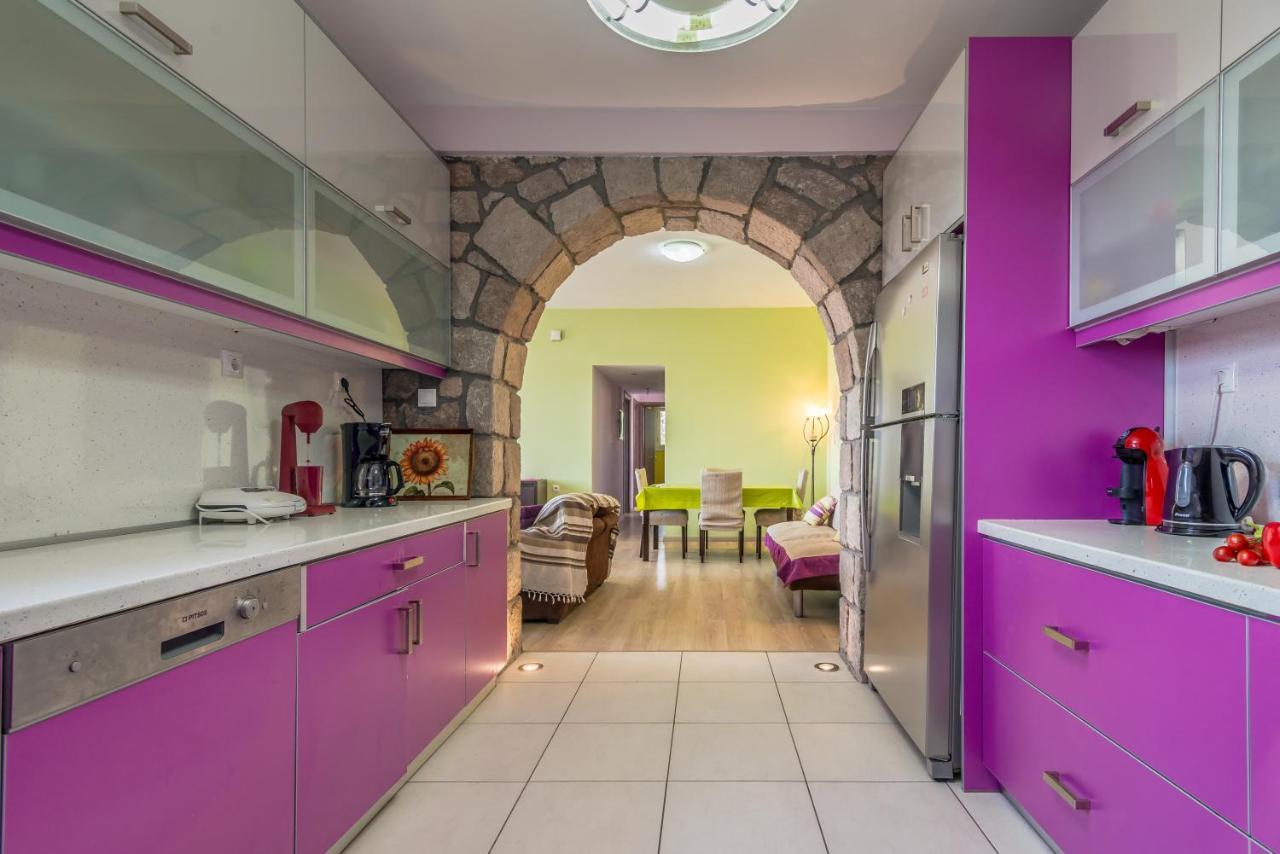 Holiday home Stone House Yiota *
